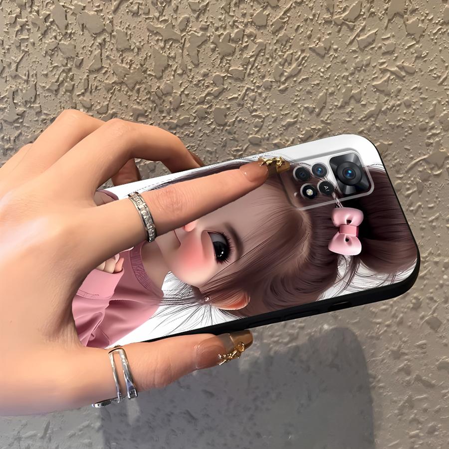 غطاء هاتف بنمط فتاة كرتونية له - مراجعة Xiaomi Redmi Note 13 وسعره